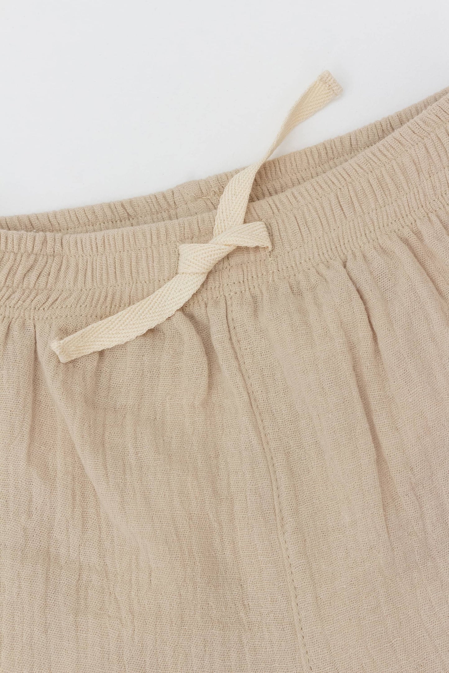 Muslin shorts with elastic waistband beige