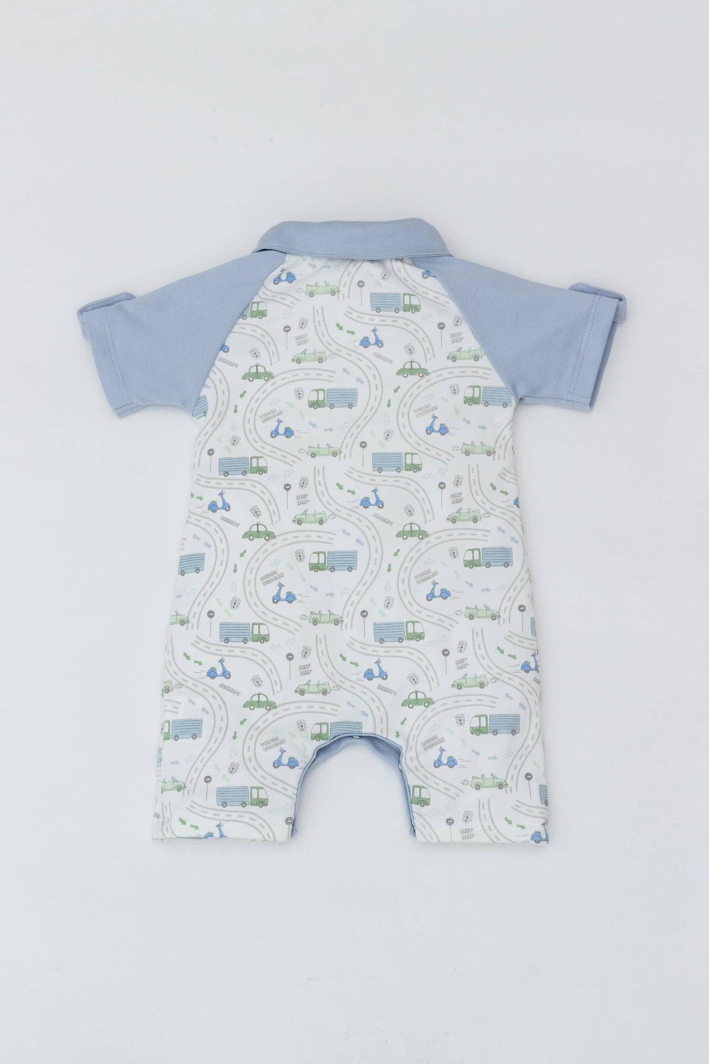 Short sleeve romper with contrasting collar traffic print