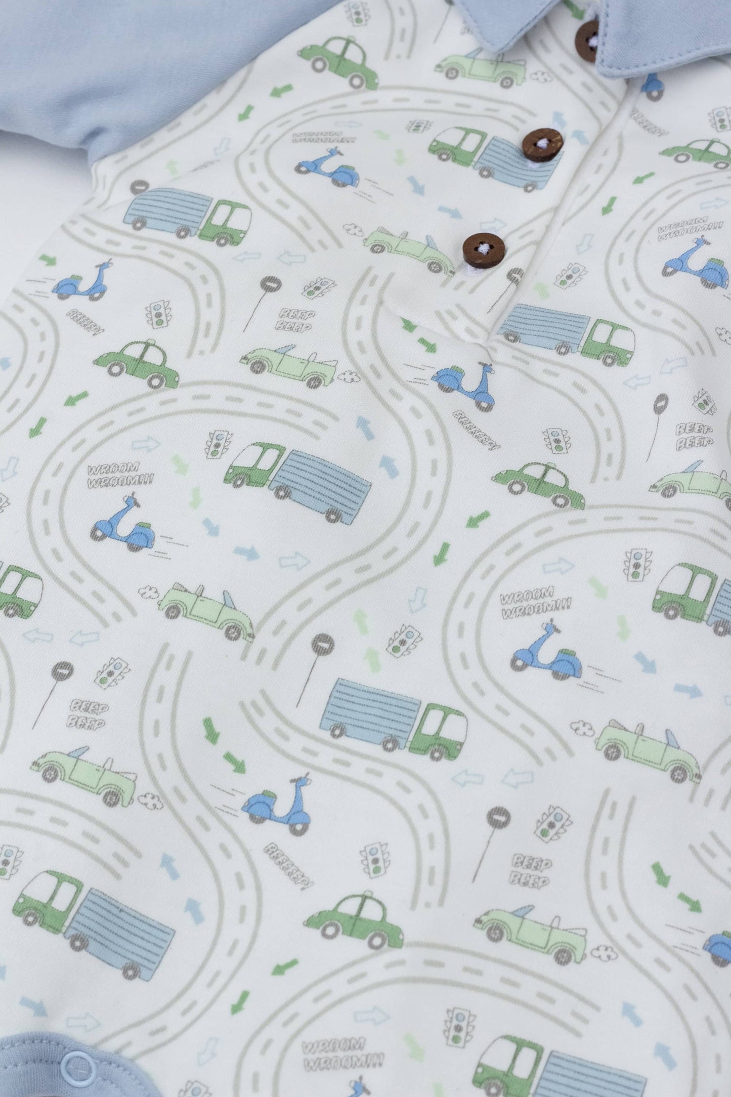 Short sleeve romper with contrasting collar traffic print