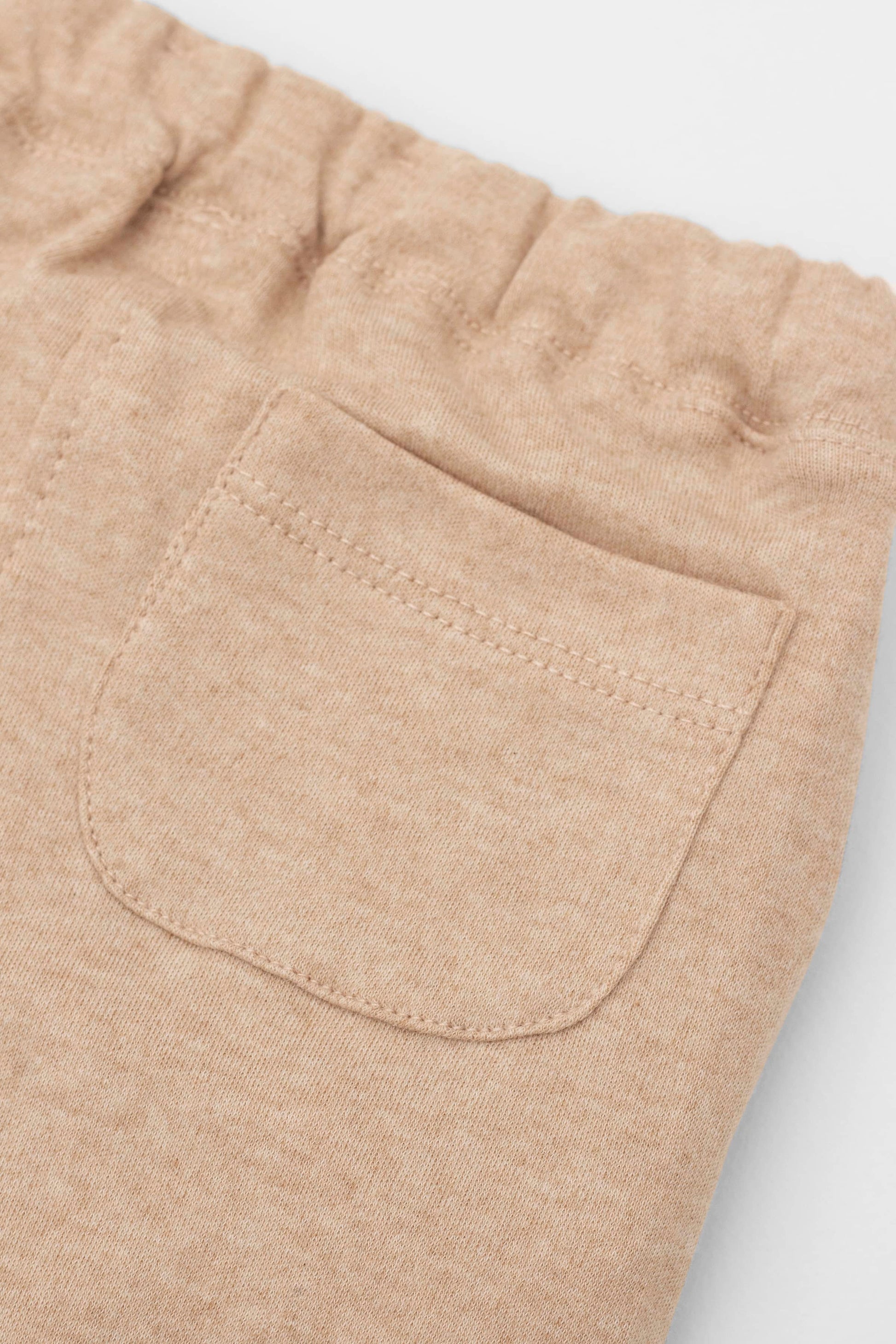 Sand organic pima cotton bermuda shorts with elasticized waist. Back pockets detail