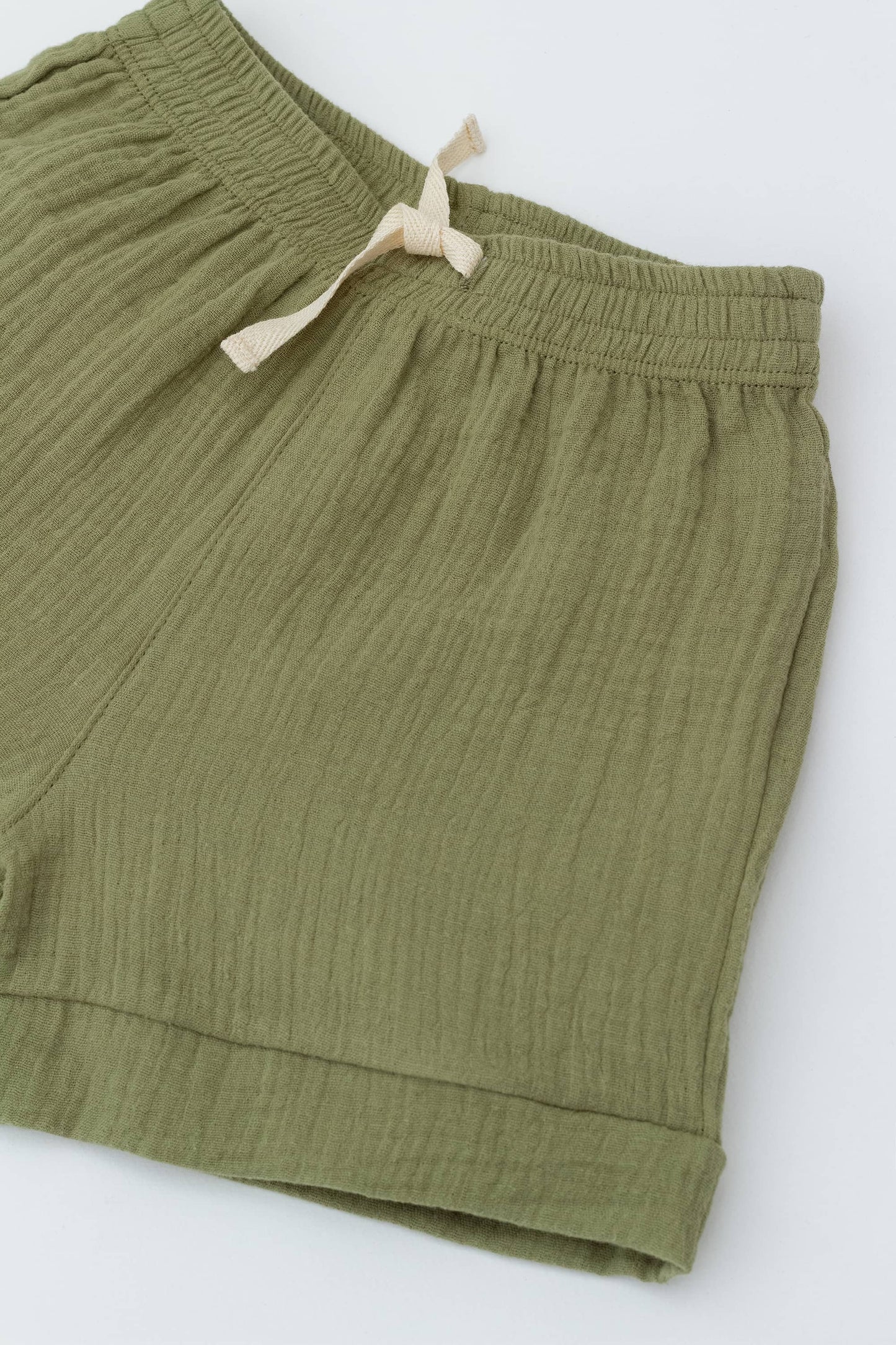 Muslin shorts with elastic waistband green