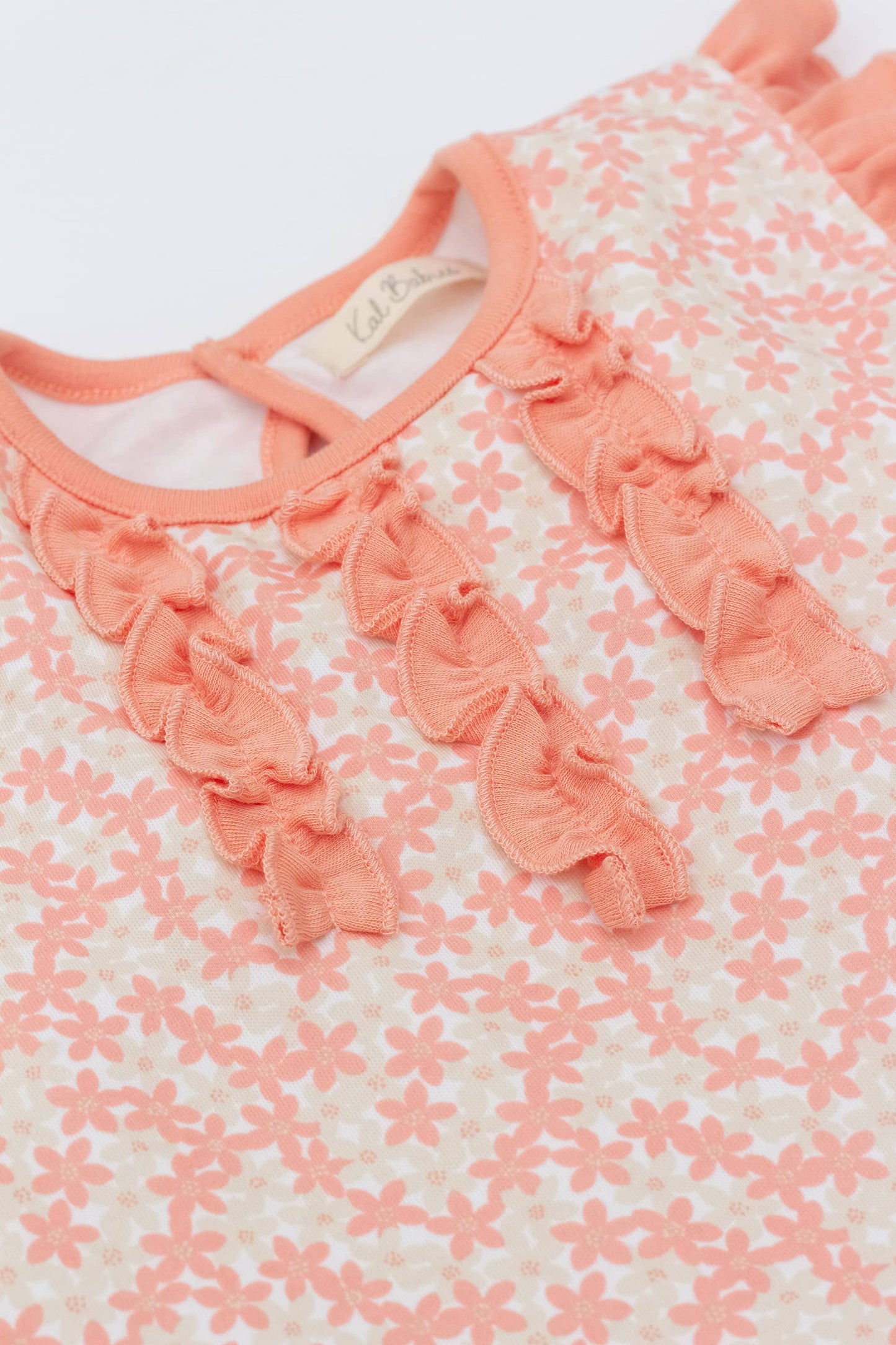 Contrasting ruffle sleeve A-line top