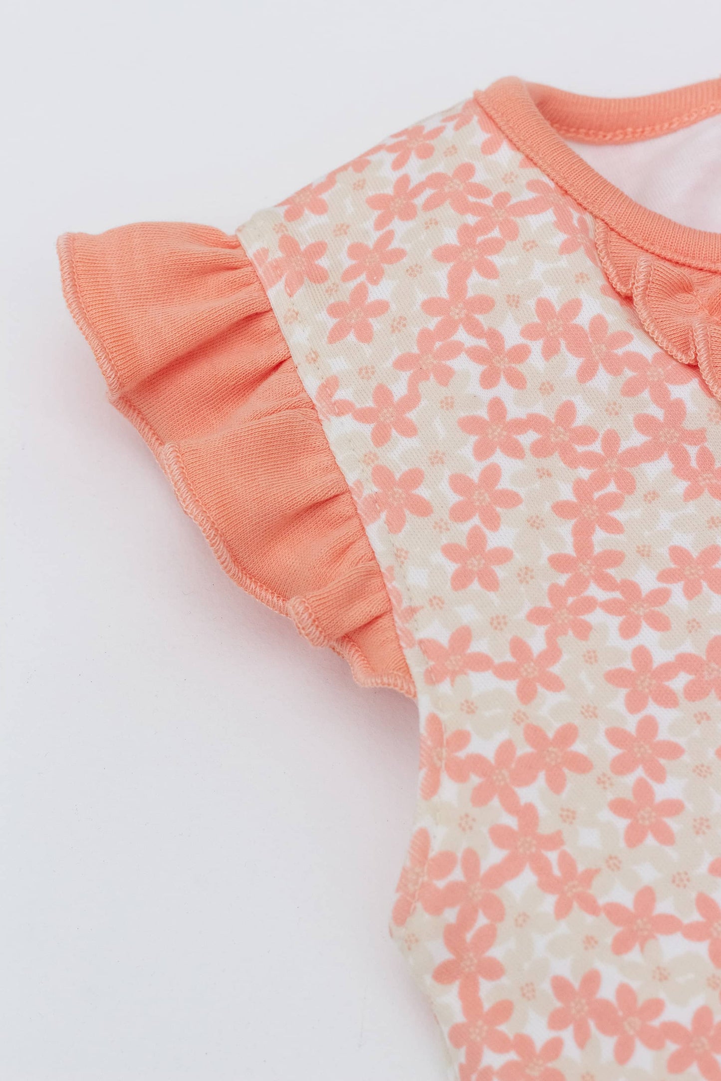 Contrasting ruffle sleeve A-line top