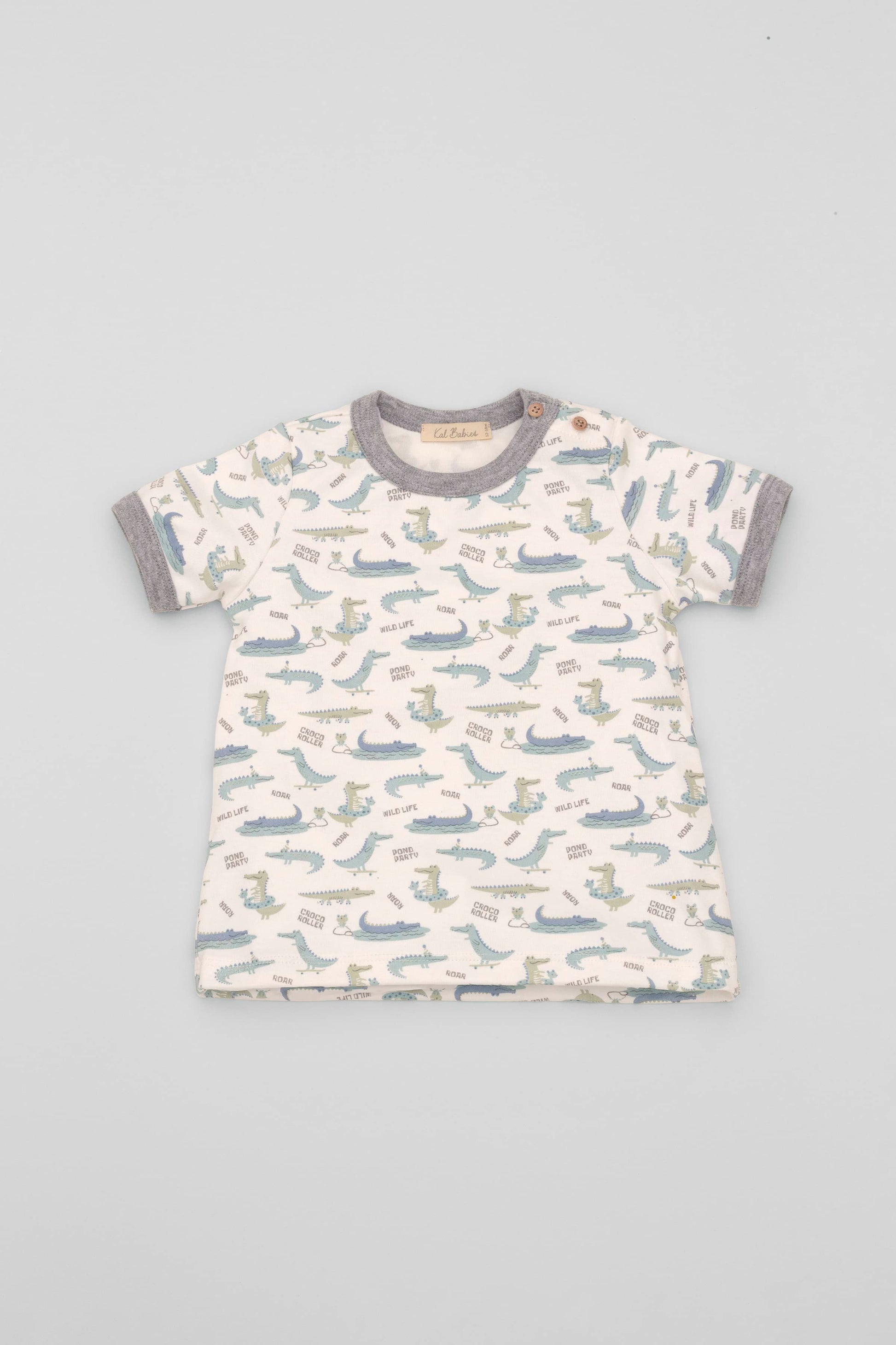 Organic pima cotton short-sleeve t-shirt with reptile print theme and contrasted neckline in heather grey. Front view