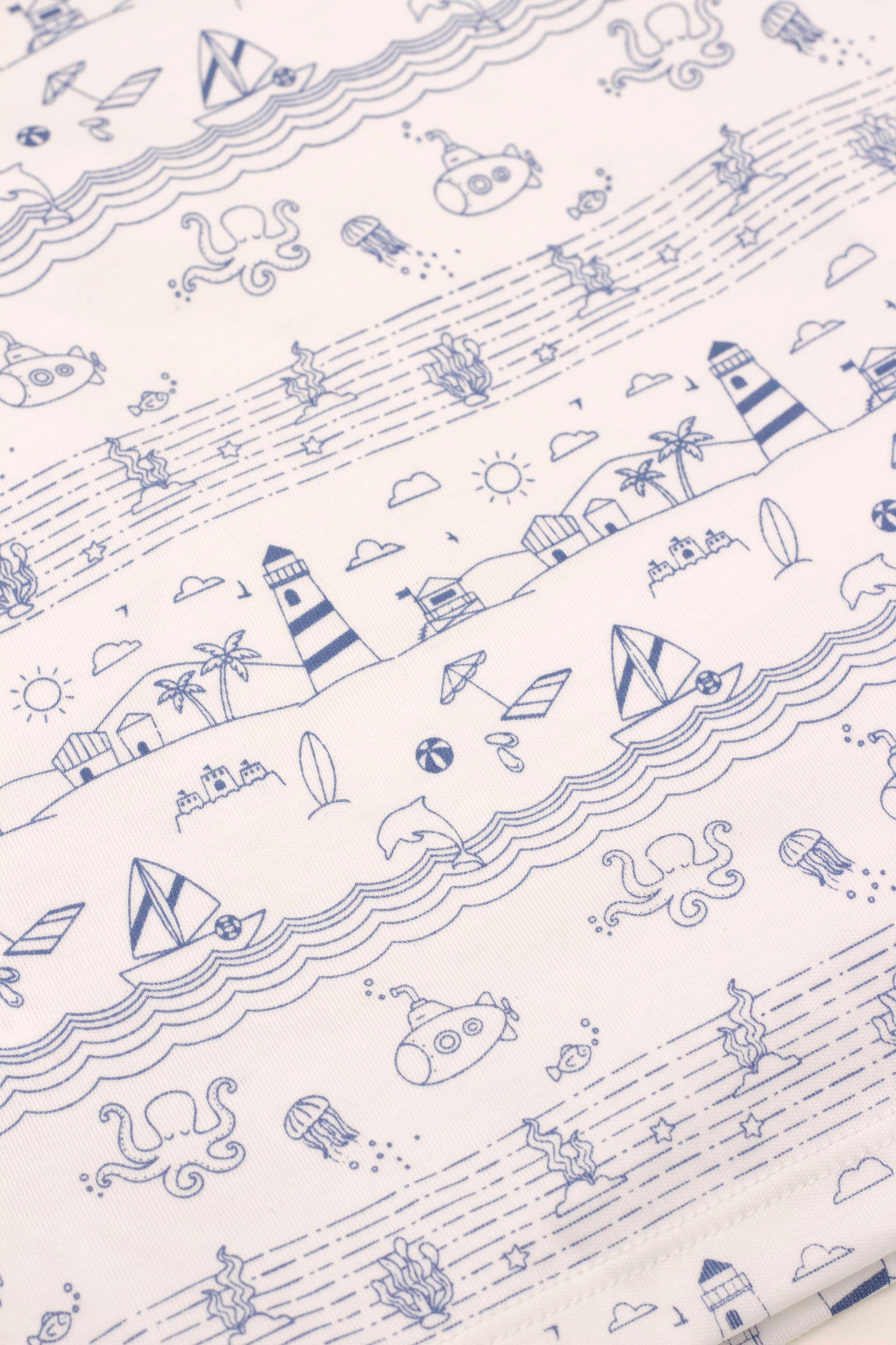 Organic pima cotton short-sleeve t-shirt with seascape print theme and contrasted neckline in heather blue. Print detail