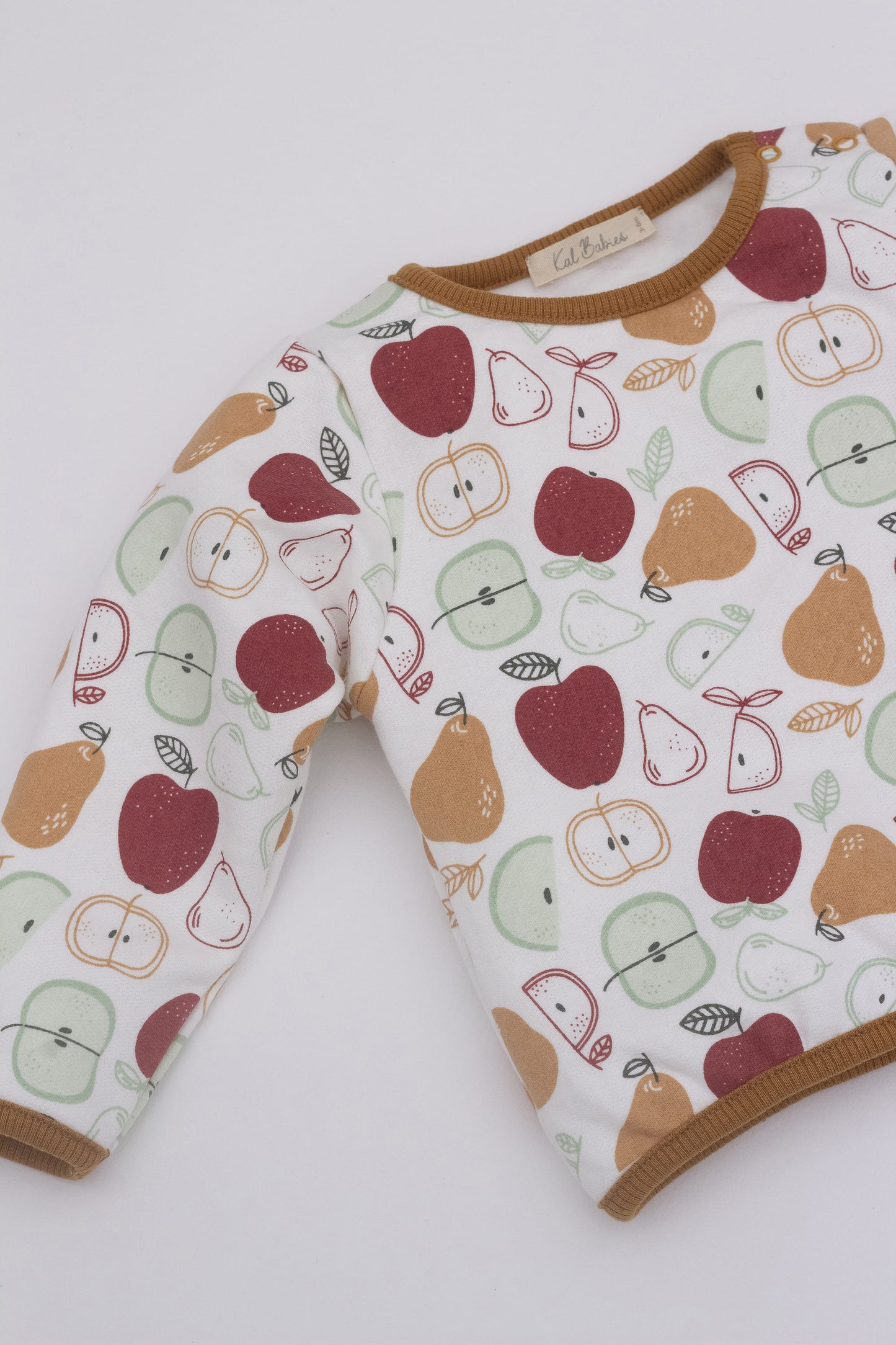 Organic sweatshirt apples