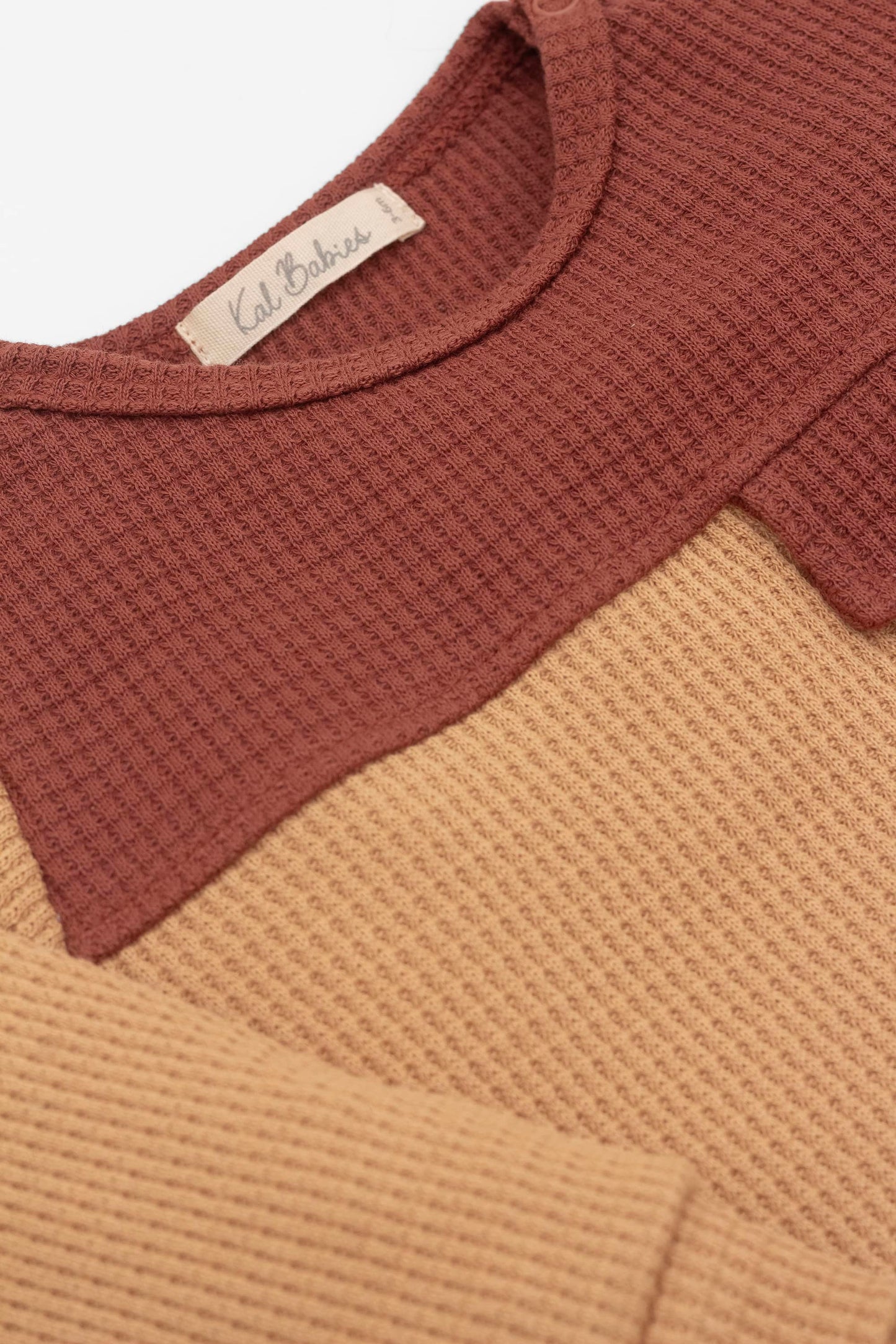 Contrast crew neck long sleeve t-shirt.  Peanut. Front detail